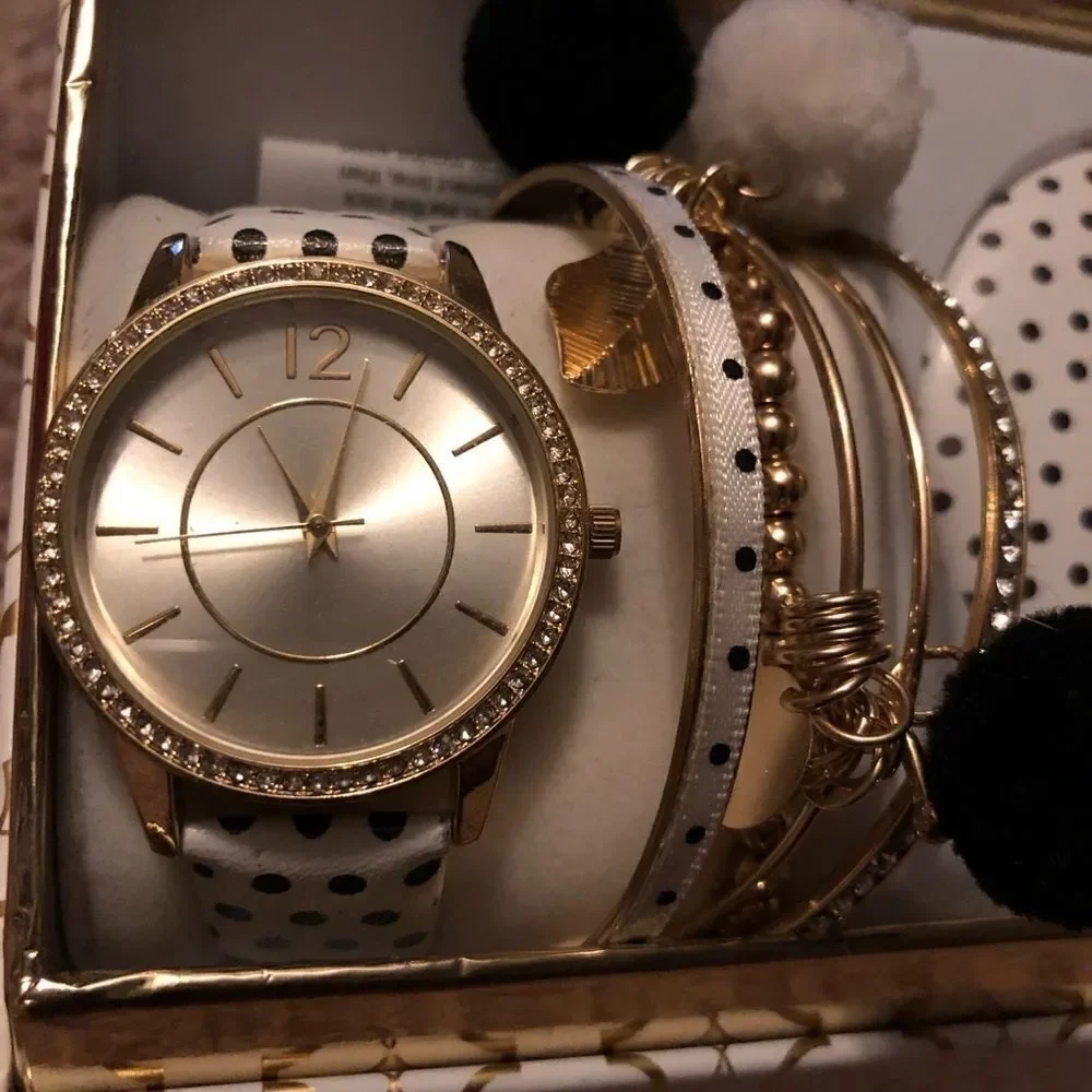 Watch and bracelet box set